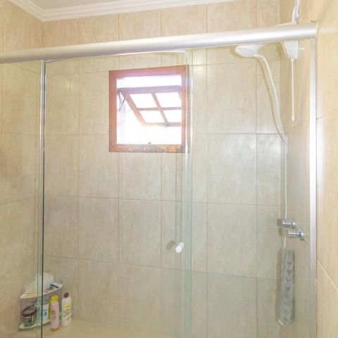 Casa à venda com 220m², 3 quartos e 5 vagas Casa à venda com 220m², 3 quartos e 5 vagasBanheiro Social