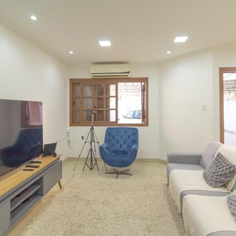 Casa à venda com 220m², 3 quartos e 5 vagas Casa à venda com 220m², 3 quartos e 5 vagasSala