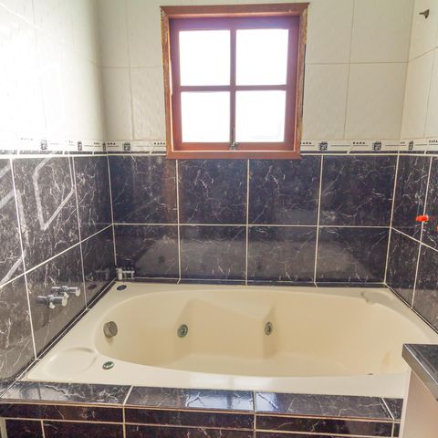 Casa à venda com 220m², 3 quartos e 5 vagas Casa à venda com 220m², 3 quartos e 5 vagasBanheiro da Suíte