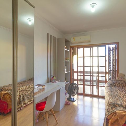 Casa à venda com 220m², 3 quartos e 5 vagas Casa à venda com 220m², 3 quartos e 5 vagasQuarto 1