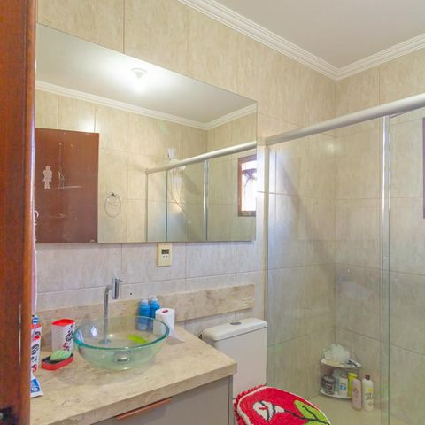 Casa à venda com 220m², 3 quartos e 5 vagas Casa à venda com 220m², 3 quartos e 5 vagasBanheiro Social
