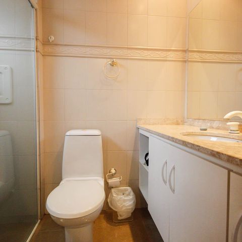 Apartamento à venda com 221m², 4 quartos e 4 vagas Apartamento à venda com 221m², 4 quartos e 4 vagasBanheiro Social