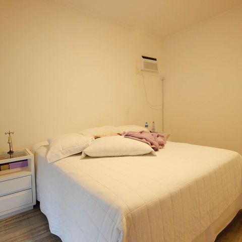 Apartamento à venda com 221m², 4 quartos e 4 vagas Apartamento à venda com 221m², 4 quartos e 4 vagasSuíte