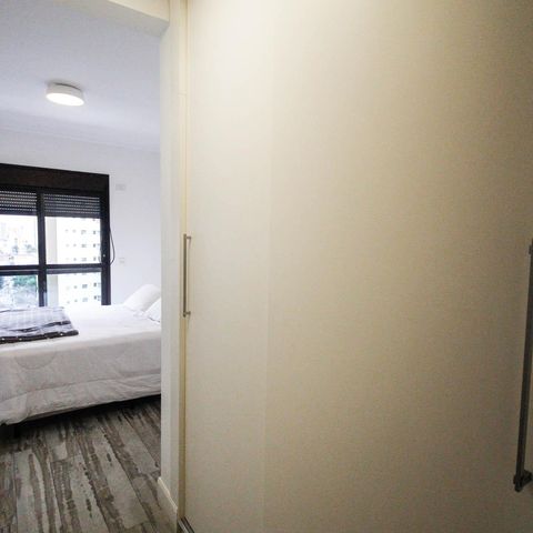 Apartamento à venda com 221m², 4 quartos e 4 vagas Apartamento à venda com 221m², 4 quartos e 4 vagasQuarto 1