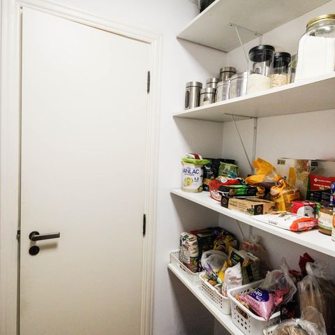Apartamento à venda com 221m², 4 quartos e 4 vagas Apartamento à venda com 221m², 4 quartos e 4 vagasQuarto de Serviço