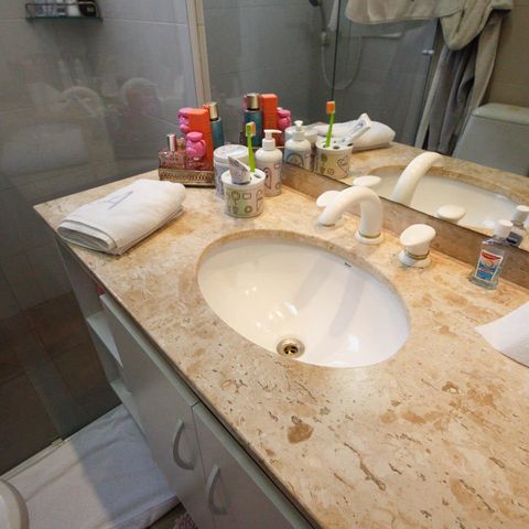 Apartamento à venda com 221m², 4 quartos e 4 vagas Apartamento à venda com 221m², 4 quartos e 4 vagasBanheiro da Suíte