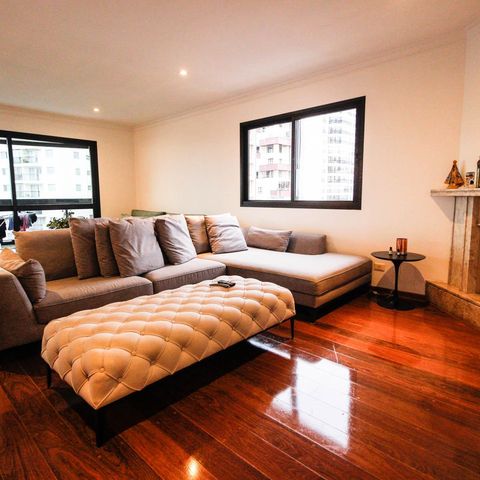 Apartamento à venda com 221m², 4 quartos e 4 vagas Apartamento à venda com 221m², 4 quartos e 4 vagasSala