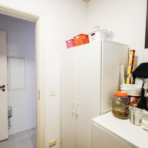 Apartamento à venda com 221m², 4 quartos e 4 vagas Apartamento à venda com 221m², 4 quartos e 4 vagasQuarto de Serviço