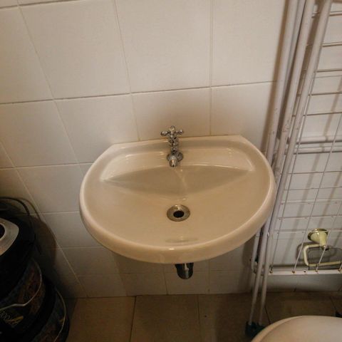 Apartamento à venda com 221m², 4 quartos e 4 vagas Apartamento à venda com 221m², 4 quartos e 4 vagasBanheiro de Serviço