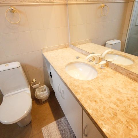 Apartamento à venda com 221m², 4 quartos e 4 vagas Apartamento à venda com 221m², 4 quartos e 4 vagasBanheiro Social