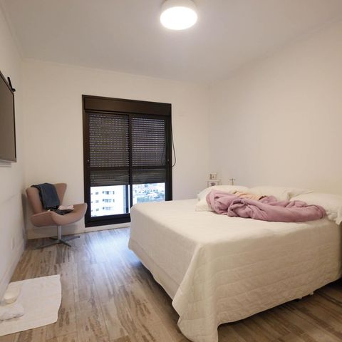 Apartamento à venda com 221m², 4 quartos e 4 vagas Apartamento à venda com 221m², 4 quartos e 4 vagasSuíte