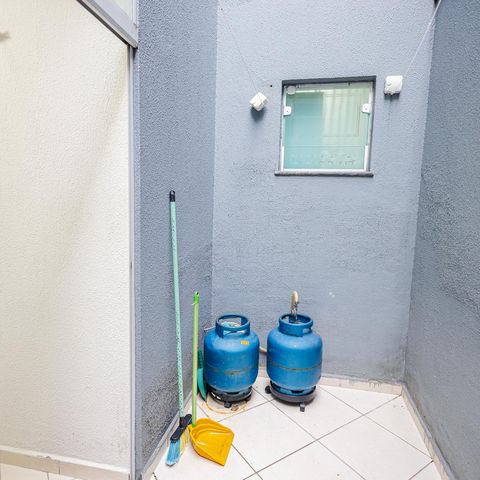 Casa à venda com 75m², 2 quartos e 2 vagas Casa à venda com 75m², 2 quartos e 2 vagasÁrea de Serviço
