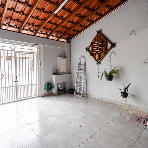Casa à venda com 75m², 2 quartos e 2 vagas Casa à venda com 75m², 2 quartos e 2 vagasGaragem
