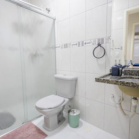 Casa à venda com 75m², 2 quartos e 2 vagas Casa à venda com 75m², 2 quartos e 2 vagasBanheiro 2
