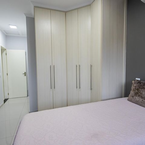 Casa à venda com 75m², 2 quartos e 2 vagas Casa à venda com 75m², 2 quartos e 2 vagasQuarto 2