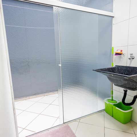 Casa à venda com 75m², 2 quartos e 2 vagas Casa à venda com 75m², 2 quartos e 2 vagasÁrea de Serviço