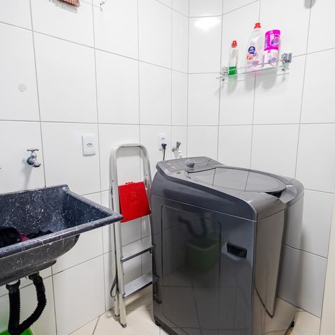 Casa à venda com 75m², 2 quartos e 2 vagas Casa à venda com 75m², 2 quartos e 2 vagasÁrea de Serviço
