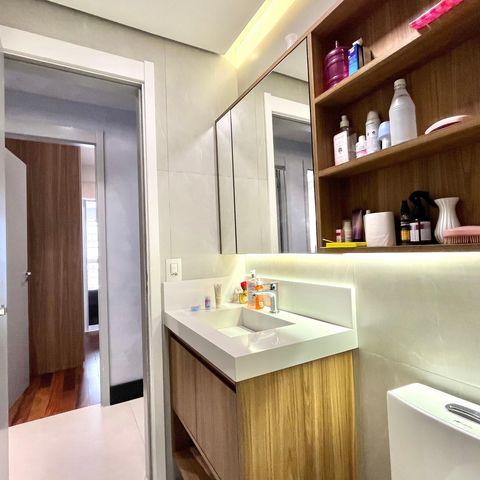 Apartamento à venda com 82m², 3 quartos e 1 vaga Apartamento à venda com 82m², 3 quartos e 1 vagaBanheiro Corredor