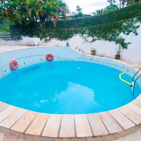 Casa à venda com 580m², 4 quartos e 4 vagas