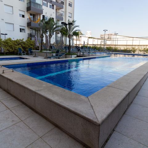 Apartamento à venda com 49m², 2 quartos e 1 vaga Apartamento à venda com 49m², 2 quartos e 1 vagaÁrea comum - Piscina