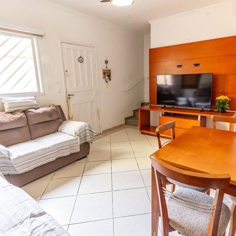 Casa de condomínio à venda com 91m², 3 quartos e 2 vagas Casa de condomínio à venda com 91m², 3 quartos e 2 vagasSala