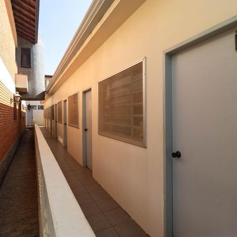 Casa para alugar com 450m², 5 quartos e 4 vagasCorredor dos quartos anexos
