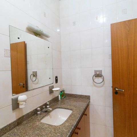 Casa para alugar com 450m², 5 quartos e 4 vagasBanheiro da Suíte 04