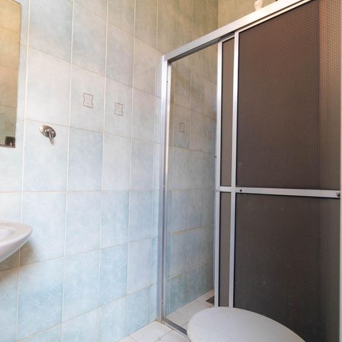 Casa para alugar com 450m², 5 quartos e 4 vagasBanheiro do Quintal
