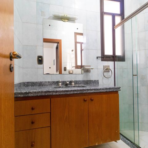 Casa para alugar com 450m², 5 quartos e 4 vagasBanheiro da Suíte 05
