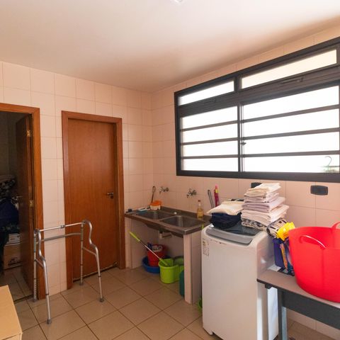 Casa para alugar com 450m², 5 quartos e 4 vagasÁrea de Serviço
