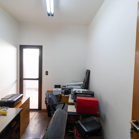 Casa para alugar com 450m², 5 quartos e 4 vagasEscritório