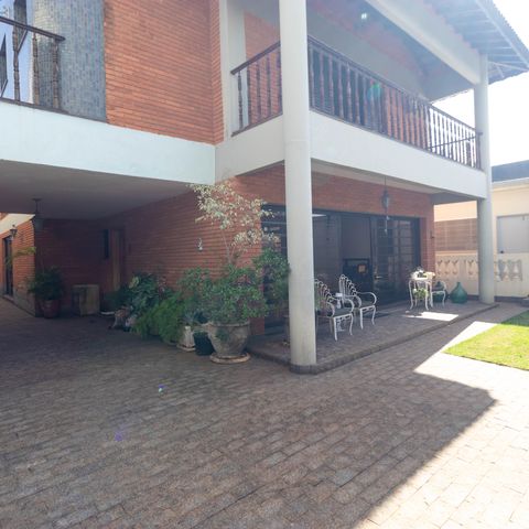 Casa para alugar com 450m², 5 quartos e 4 vagasQuintal