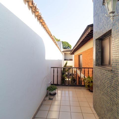 Casa para alugar com 450m², 5 quartos e 4 vagasSacada do Escritório