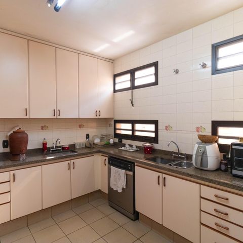 Casa para alugar com 450m², 5 quartos e 4 vagasCozinha