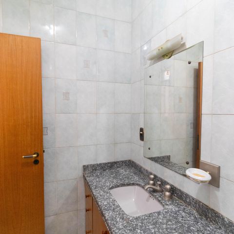 Casa para alugar com 450m², 5 quartos e 4 vagasBanheiro da Suíte 05