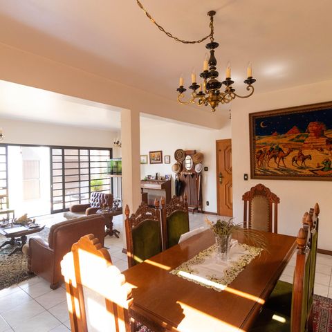 Casa para alugar com 450m², 5 quartos e 4 vagasSala
