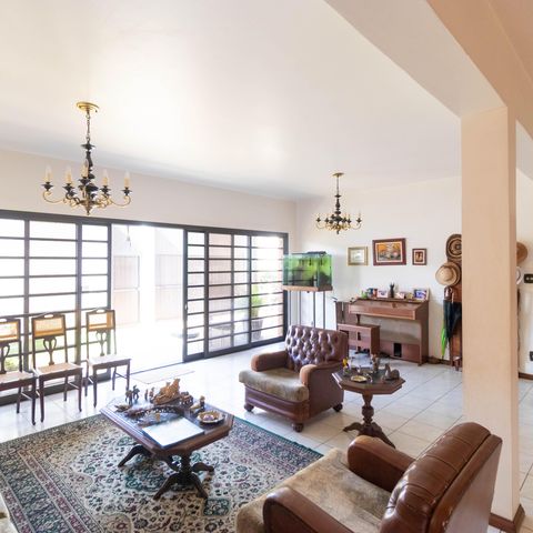 Casa para alugar com 450m², 5 quartos e 4 vagasSala