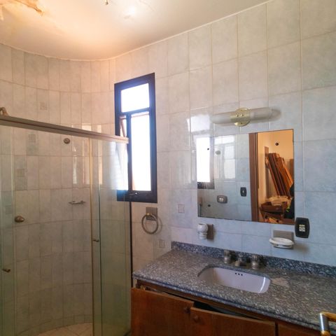 Casa para alugar com 450m², 5 quartos e 4 vagasBanheiro da Suíte 03