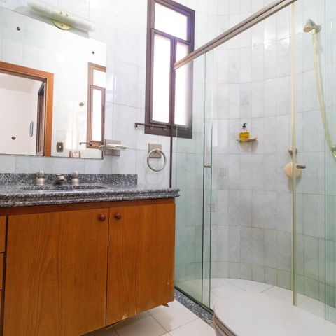 Casa para alugar com 450m², 5 quartos e 4 vagasBanheiro da Suíte 05