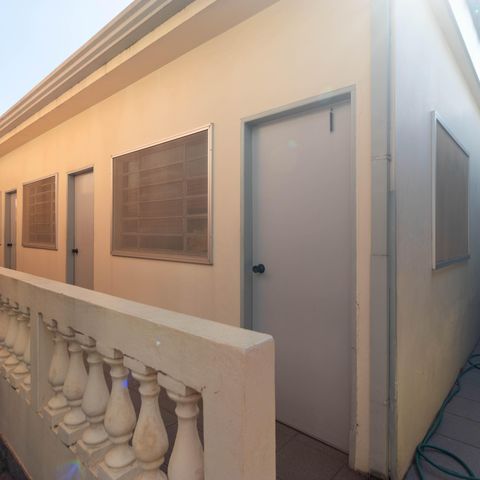 Casa para alugar com 450m², 5 quartos e 4 vagasCorredor dos quartos anexos
