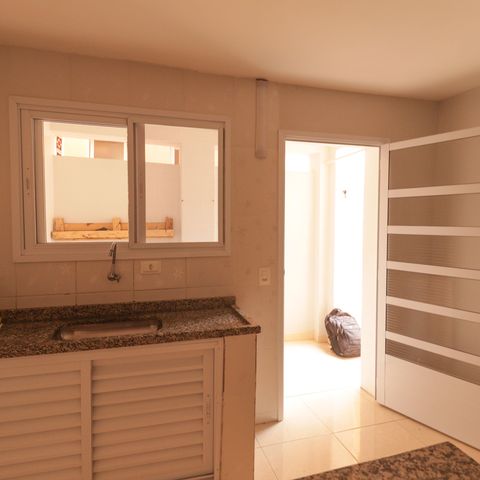 Casa à venda com 190m², 8 quartos e sem vaga Casa à venda com 190m², 8 quartos e sem vagaCozinha