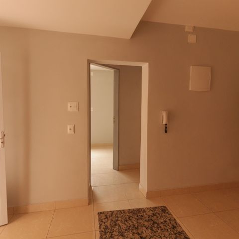 Casa à venda com 190m², 8 quartos e sem vaga Casa à venda com 190m², 8 quartos e sem vagaSala