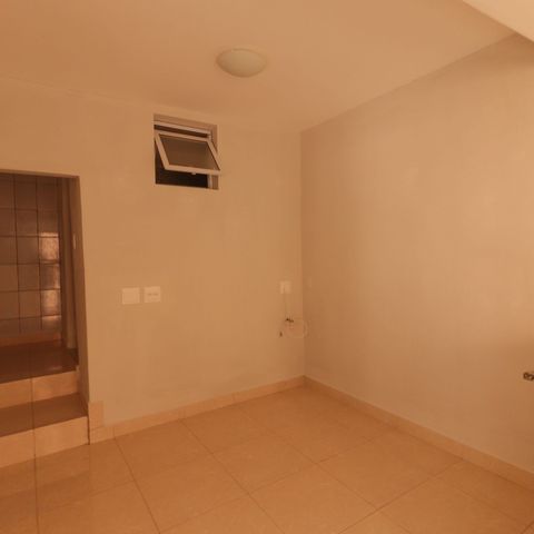 Casa à venda com 190m², 8 quartos e sem vaga Casa à venda com 190m², 8 quartos e sem vagaSala