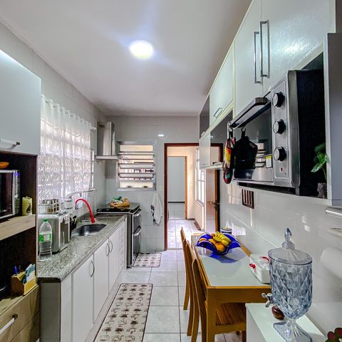 Casa à venda com 95m², 2 quartos e 2 vagasCozinha