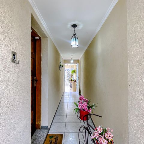 Casa à venda com 95m², 2 quartos e 2 vagasÁrea externa