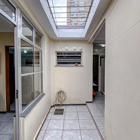 Casa à venda com 95m², 2 quartos e 2 vagasÁrea de Serviço