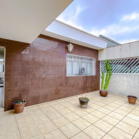 Casa à venda com 95m², 2 quartos e 2 vagasGaragem