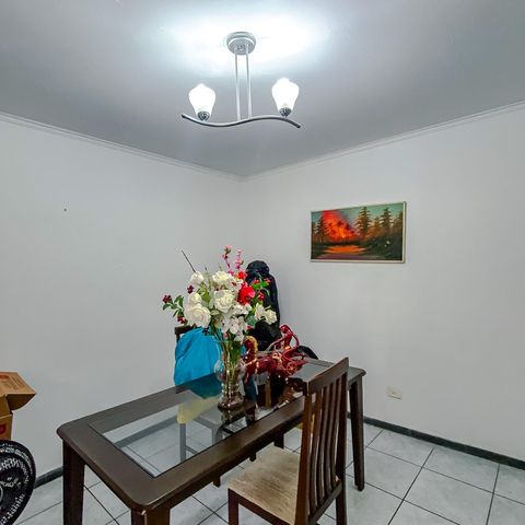 Casa à venda com 95m², 2 quartos e 2 vagasSuíte 2