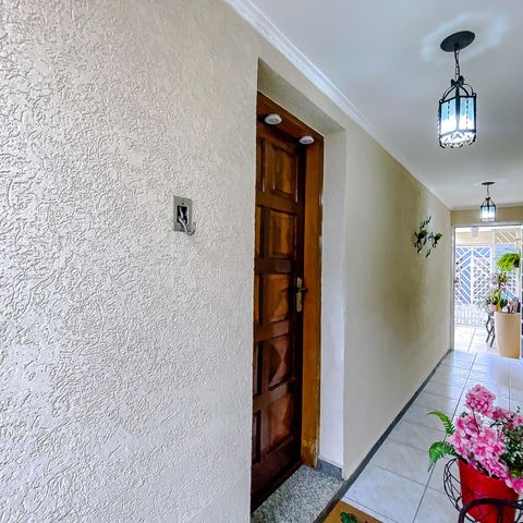 Casa à venda com 95m², 2 quartos e 2 vagasÁrea externa