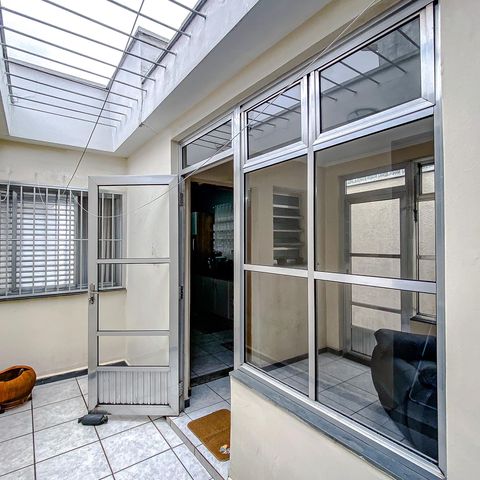 Casa à venda com 95m², 2 quartos e 2 vagasÁrea de Serviço